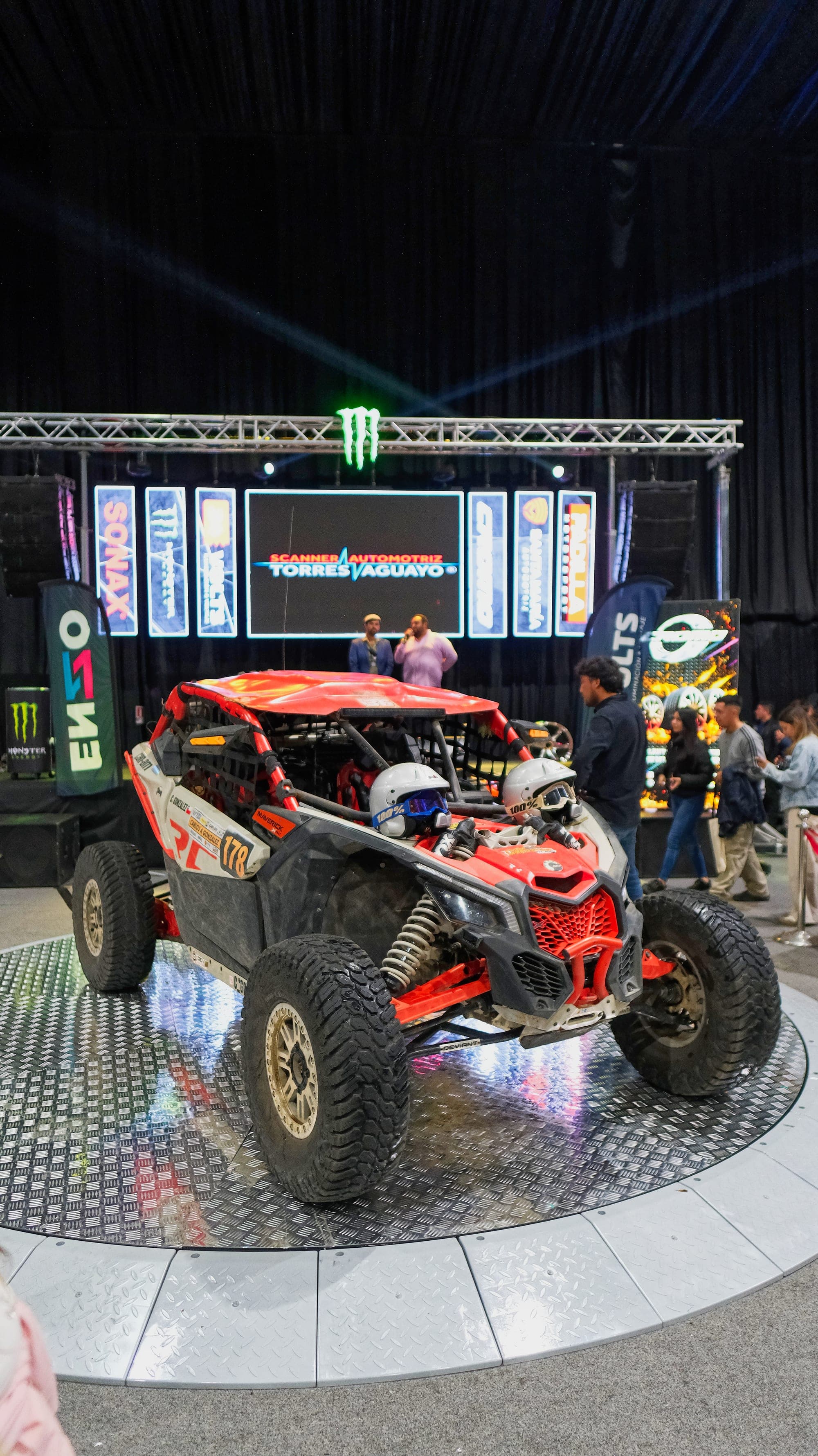Exhibición de Autos - 428