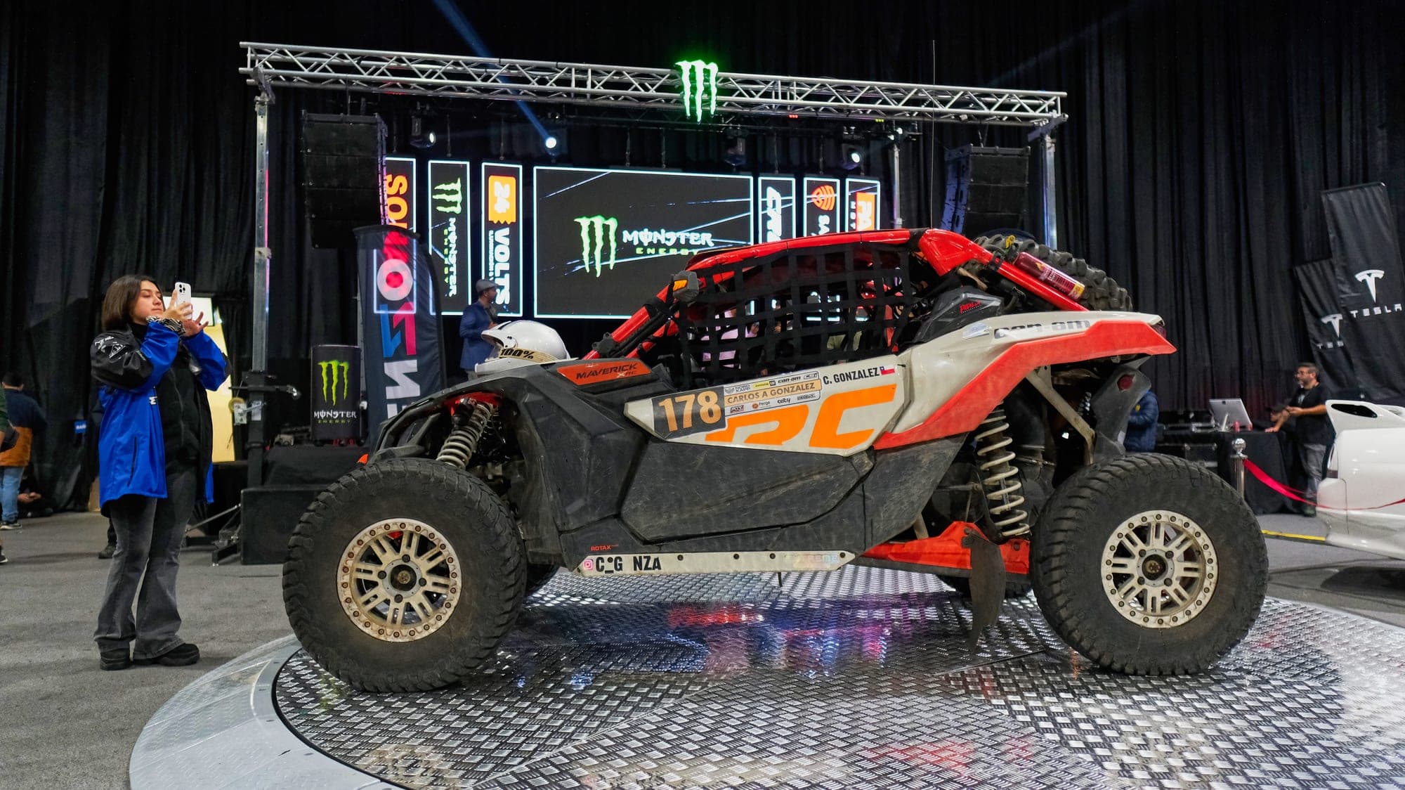 Exhibición de Autos - 430