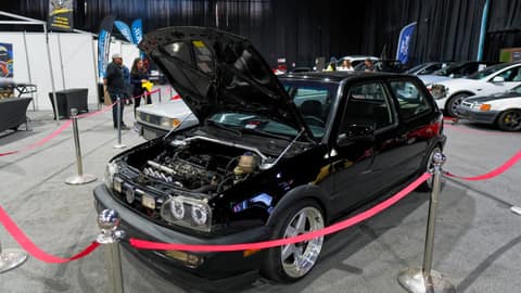 Exhibición de Autos - 240
