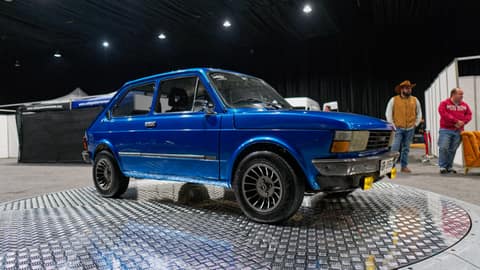 Exhibición de Autos - 385