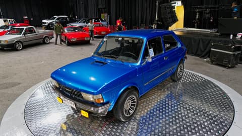 Exhibición de Autos - 387