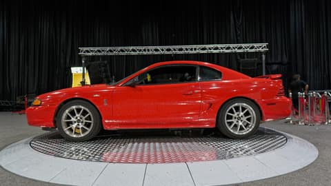 Exhibición de Autos - 399
