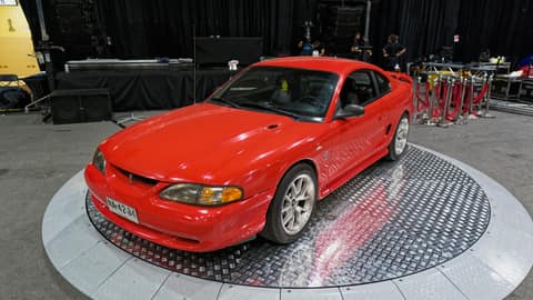 Exhibición de Autos - 400